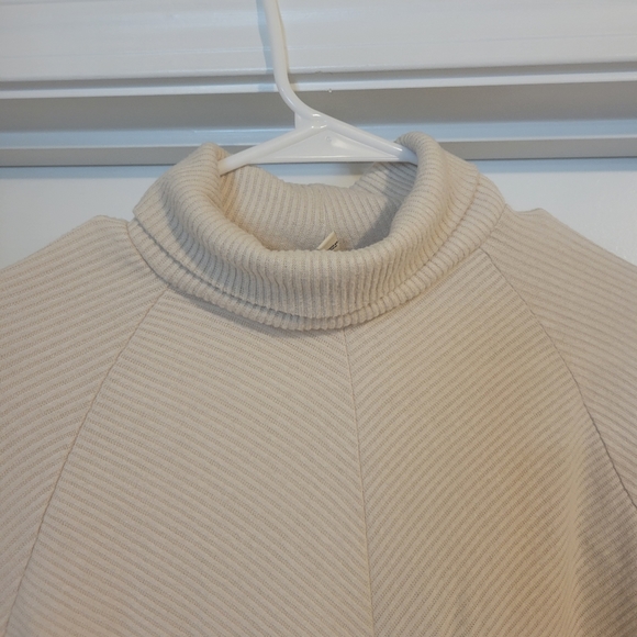 Turtleneck - Picture 2 of 6